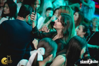 Fridays ft. DJ E-man (USA) | เดอะคลับ แอท คอย — photo 40