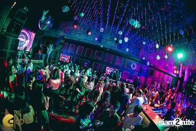 Fridays ft. DJ E-man (USA) | เดอะคลับ แอท คอย — photo 42