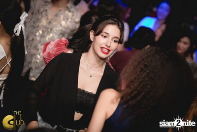 Fridays ft. DJ E-man (USA) | เดอะคลับ แอท คอย — photo 45