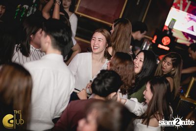 Fridays ft. DJ E-man (USA) | เดอะคลับ แอท คอย — photo 54