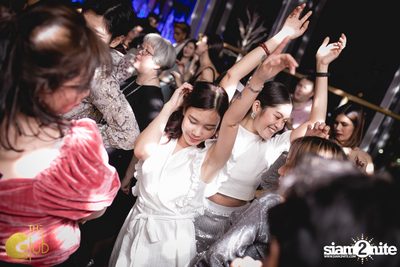 Fridays ft. DJ E-man (USA) | เดอะคลับ แอท คอย — photo 60
