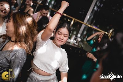 Fridays ft. DJ E-man (USA) | เดอะคลับ แอท คอย — photo 61