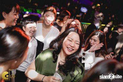 Fridays ft. DJ E-man (USA) | เดอะคลับ แอท คอย — photo 62