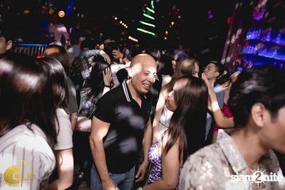 Fridays ft. DJ E-man (USA) | เดอะคลับ แอท คอย — photo 63