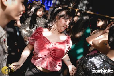 Fridays ft. DJ E-man (USA) | เดอะคลับ แอท คอย — photo 64