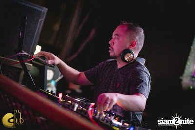 Fridays ft. DJ E-man (USA) | เดอะคลับ แอท คอย — photo 65