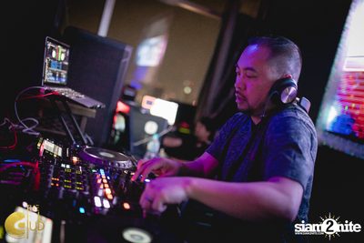 Fridays ft. DJ E-man (USA) | เดอะคลับ แอท คอย — photo 68