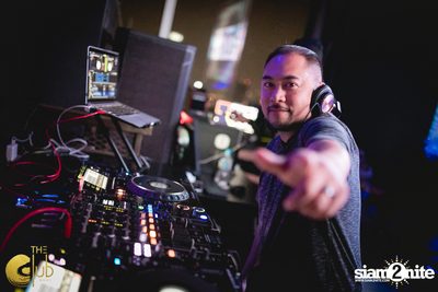Fridays ft. DJ E-man (USA) | เดอะคลับ แอท คอย — photo 69
