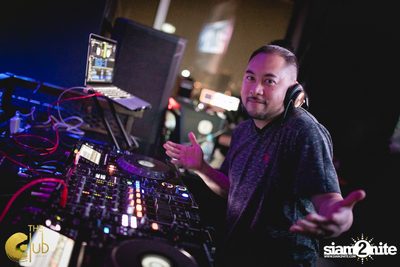 Fridays ft. DJ E-man (USA) | เดอะคลับ แอท คอย — photo 70