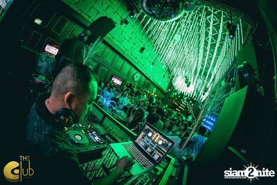 Fridays ft. DJ E-man (USA) | เดอะคลับ แอท คอย — photo 72