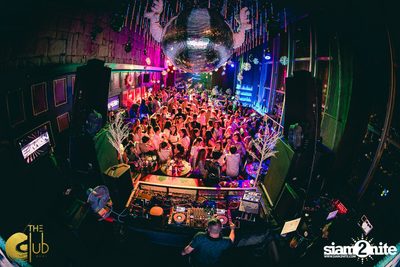 Fridays ft. DJ E-man (USA) | เดอะคลับ แอท คอย — photo 74