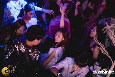 Fridays ft. DJ E-man (USA) | เดอะคลับ แอท คอย — photo 76