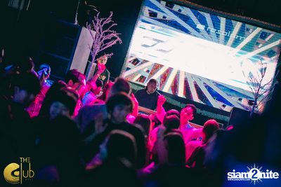 Fridays ft. DJ E-man (USA) | เดอะคลับ แอท คอย — photo 85