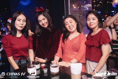 Nont Tanont at Thonglor Official — photo 10
