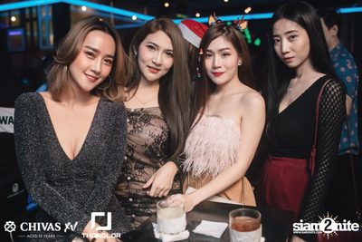 Nont Tanont at Thonglor Official — photo 61