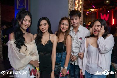 Countdown 2020 with Atom Chanakan & Chivas XV at Wine Bridge — photo 76
