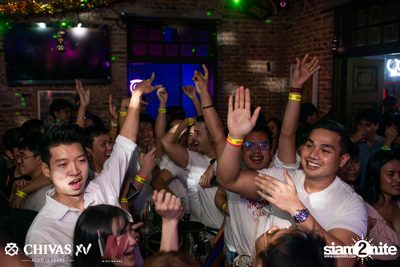 Countdown 2020 with Atom Chanakan & Chivas XV at Wine Bridge — photo 98