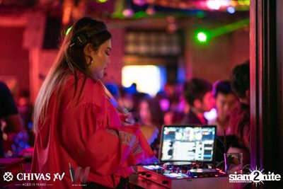 Countdown 2020 with Atom Chanakan & Chivas XV at Wine Bridge — photo 104