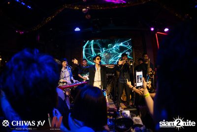Countdown 2020 with Atom Chanakan & Chivas XV at Wine Bridge — photo 114