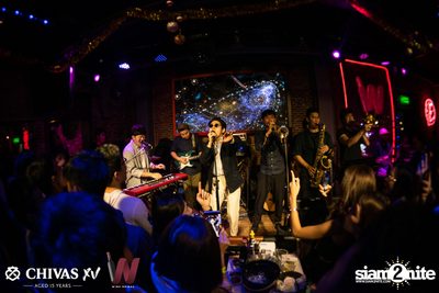 Countdown 2020 with Atom Chanakan & Chivas XV at Wine Bridge — photo 116