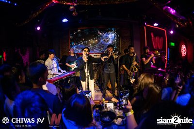 Countdown 2020 with Atom Chanakan & Chivas XV at Wine Bridge — photo 117