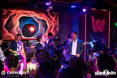 Countdown 2020 with Atom Chanakan & Chivas XV at Wine Bridge — photo 128