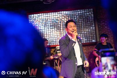 Countdown 2020 with Atom Chanakan & Chivas XV at Wine Bridge — photo 131