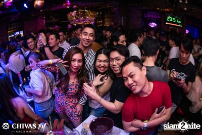 Countdown 2020 with Atom Chanakan & Chivas XV at Wine Bridge — photo 137
