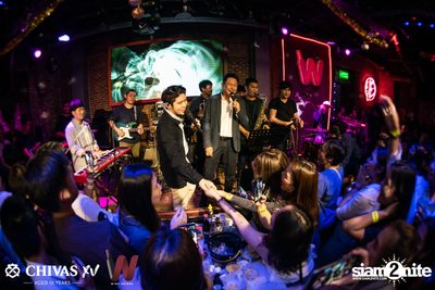 Countdown 2020 with Atom Chanakan & Chivas XV at Wine Bridge — photo 144