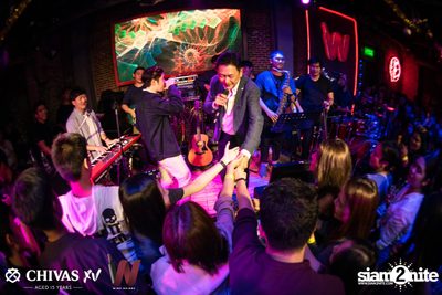 Countdown 2020 with Atom Chanakan & Chivas XV at Wine Bridge — photo 146