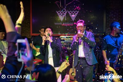 Countdown 2020 with Atom Chanakan & Chivas XV at Wine Bridge — photo 147