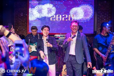 Countdown 2020 with Atom Chanakan & Chivas XV at Wine Bridge — photo 149