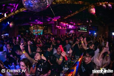 Countdown 2020 with Atom Chanakan & Chivas XV at Wine Bridge — photo 155