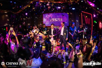 Countdown 2020 with Atom Chanakan & Chivas XV at Wine Bridge — photo 156