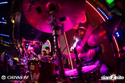 Countdown 2020 with Atom Chanakan & Chivas XV at Wine Bridge — photo 174