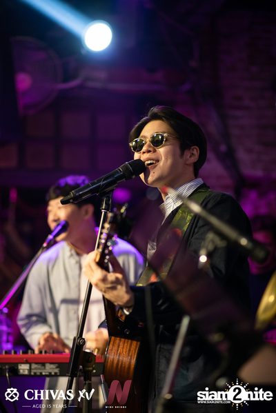 Countdown 2020 with Atom Chanakan & Chivas XV at Wine Bridge — photo 176