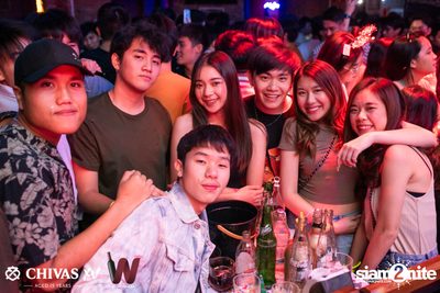 Countdown 2020 with Atom Chanakan & Chivas XV at Wine Bridge — photo 177