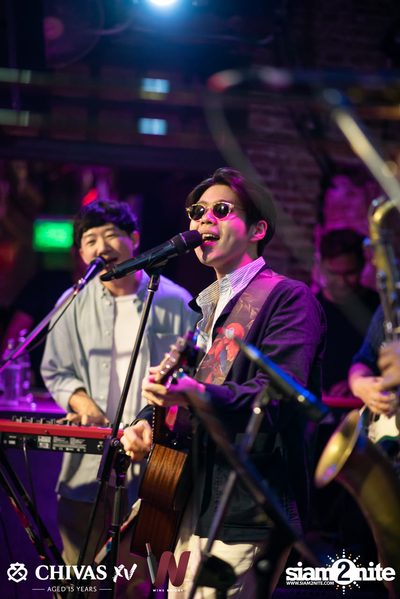 Countdown 2020 with Atom Chanakan & Chivas XV at Wine Bridge — photo 180