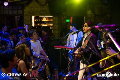 Countdown 2020 with Atom Chanakan & Chivas XV at Wine Bridge — photo 185