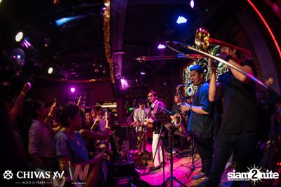 Countdown 2020 with Atom Chanakan & Chivas XV at Wine Bridge — photo 189