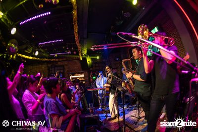 Countdown 2020 with Atom Chanakan & Chivas XV at Wine Bridge — photo 190