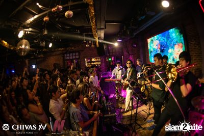 Countdown 2020 with Atom Chanakan & Chivas XV at Wine Bridge — photo 192