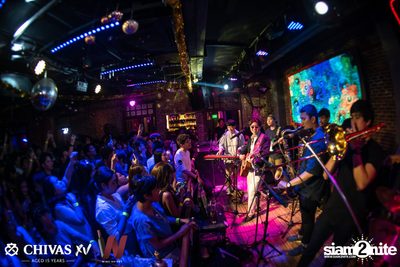 Countdown 2020 with Atom Chanakan & Chivas XV at Wine Bridge — photo 193