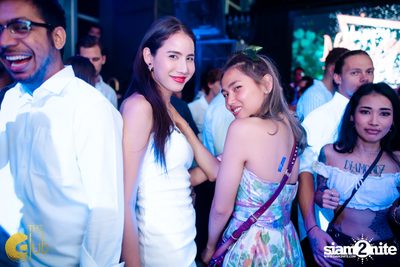 White New Year's Eve 2020 w/ DJ Ono ที่ The Club at Koi — photo 85