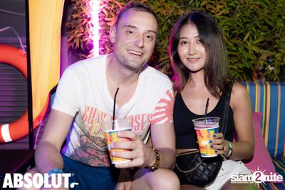 NYE Splash Countdown Pool Party at SPLASH at Aloft — photo 10