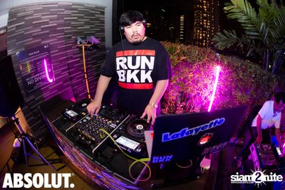 NYE Splash Countdown Pool Party at SPLASH at Aloft — photo 13