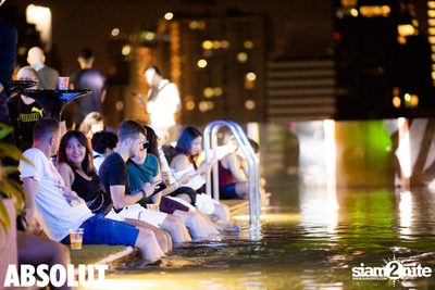 NYE Splash Countdown Pool Party at SPLASH at Aloft — photo 28
