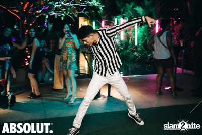 NYE Splash Countdown Pool Party at SPLASH at Aloft — photo 36