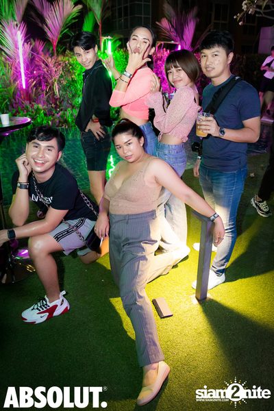 NYE Splash Countdown Pool Party at SPLASH at Aloft — photo 83