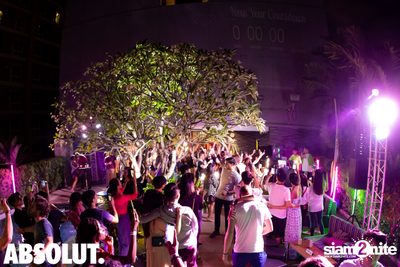 NYE Splash Countdown Pool Party at SPLASH at Aloft — photo 91